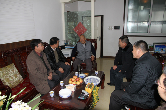 春節(jié)慰問(wèn) 001.jpg